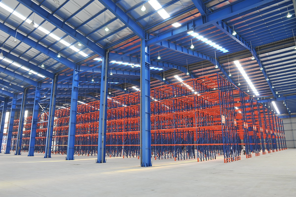 Lợi ích vượt trội khi ứng dụng Kệ Drive-in trong kinh doanh