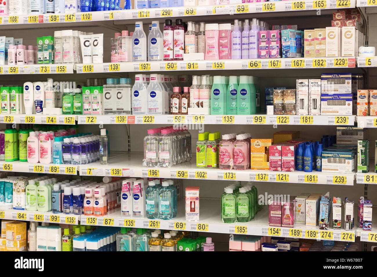 Tối ưu kho mỹ phẩm với hệ thống kệ chuyên dụng Minh Quân