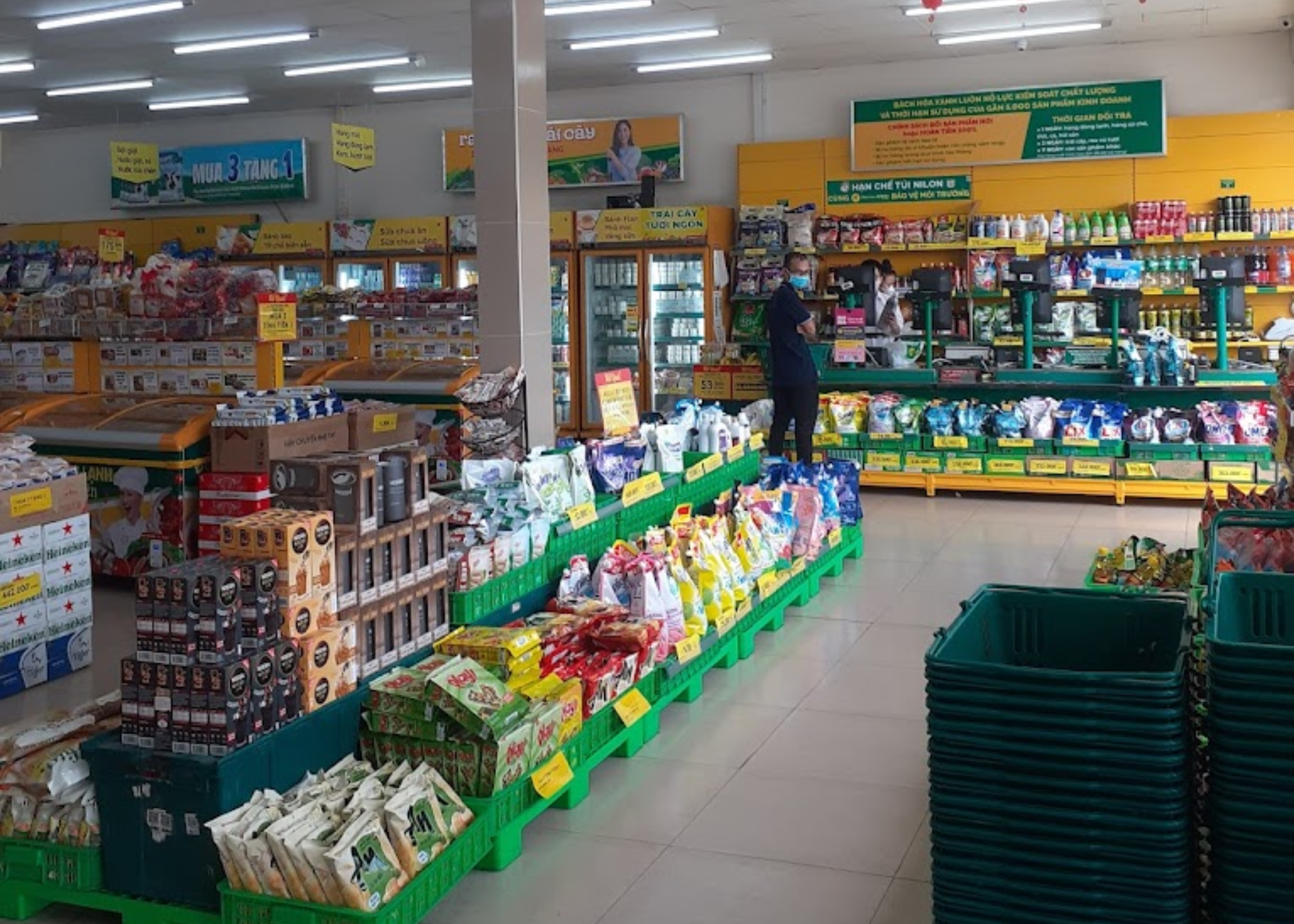 Lắp đặt kệ siêu thị tại Bách Hóa Xanh Trảng Bom, Biên Hòa