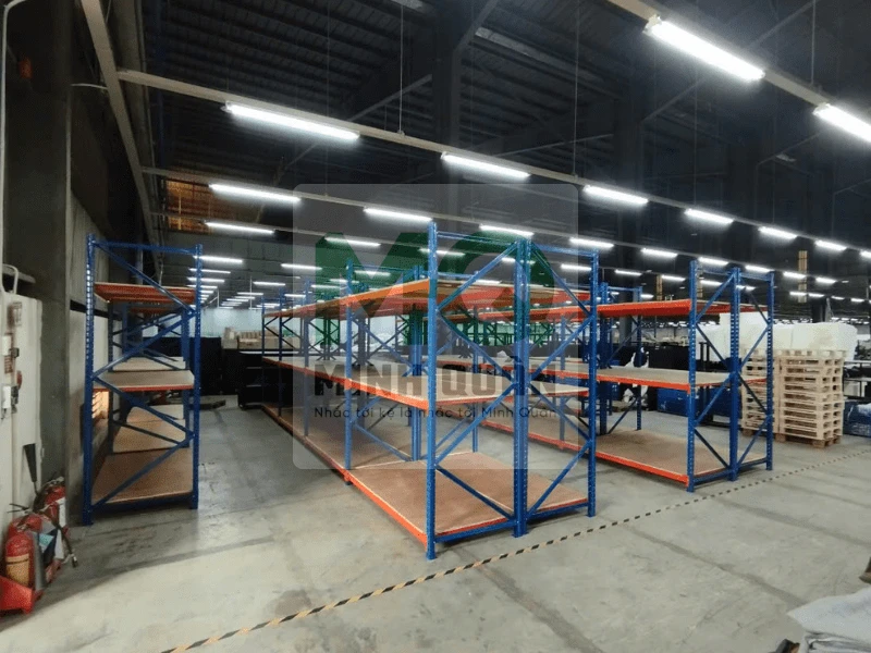Dùng làm kệ để hàng hóa cho kho vật tư, kho sơn, kho hàng hóa từ nhẹ đến trung bình